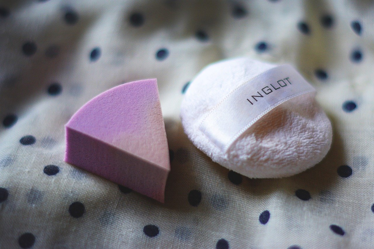 How to Wash your Makeup Sponges Glitter & Glue